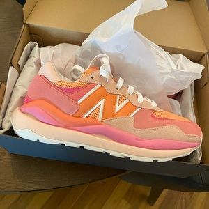New Balance 57/40 low-top sneakers in pink/orange